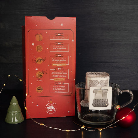 Kaffee-Adventskalender 2026 mit 24 kleinen Einzelfiltern (Drip Bags) und 12 unterschiedlichen Sorten